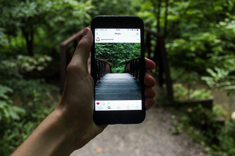 Guide Débutant pour Retoucher Ses Premières Photos : Astuces Essentielles pour Un Résultat Époustouflant